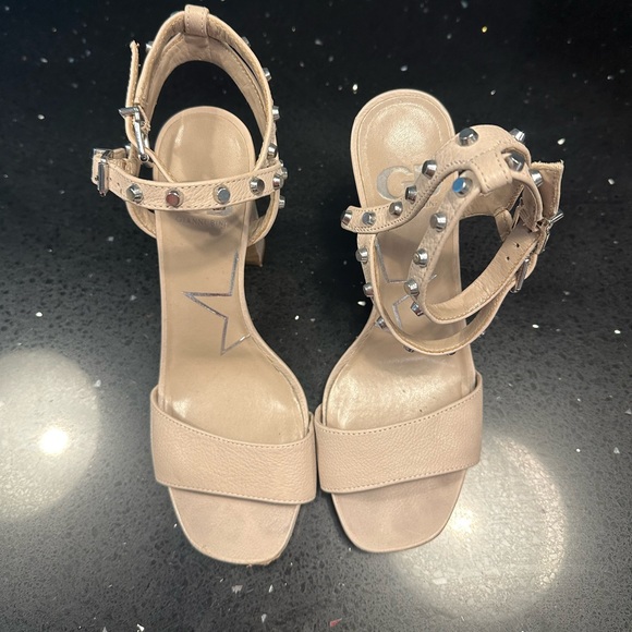 Gianni Bini Rockstud Ivory Woman’s Heels - size 6.5 - Picture 6 of 8